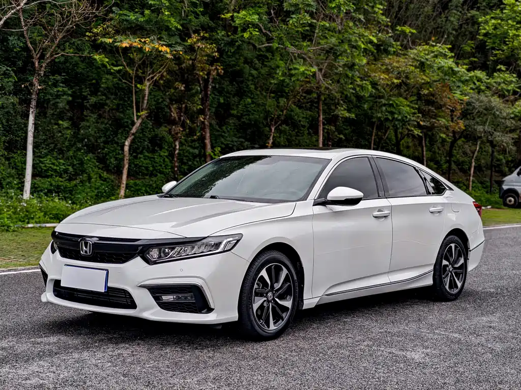 Honda Inspire 2020 — фото 1