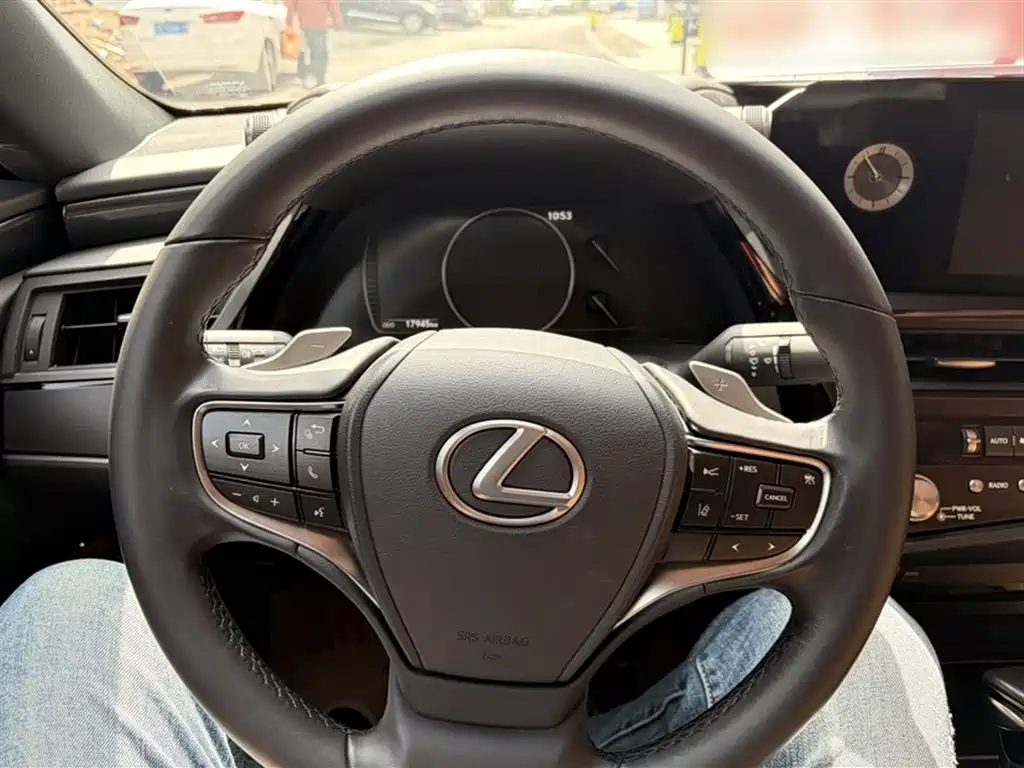 Lexus ES 2022 — фото 14