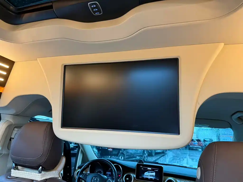 Mercedes-Benz V-Class 2019 — фото 11