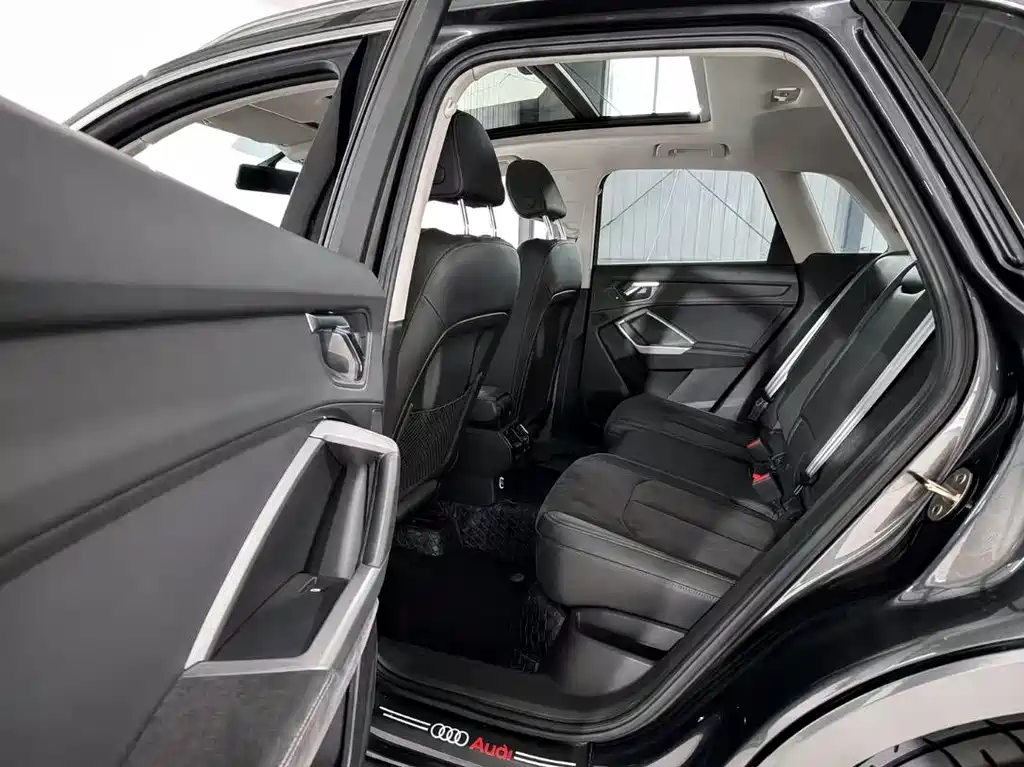 Audi Q3 2022 — фото 10