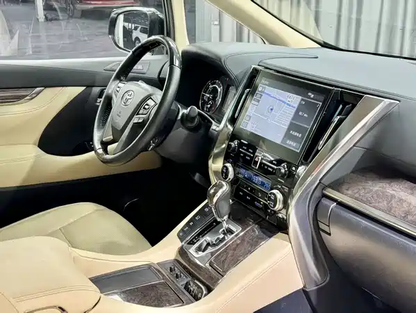 Toyota Alphard 2020