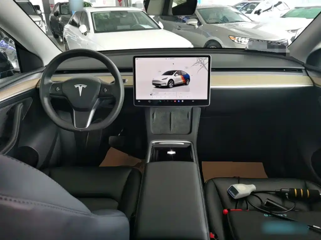Tesla Model Y 2023 — фото 10