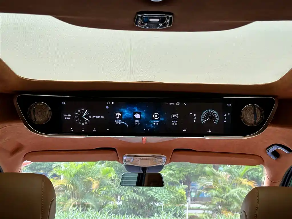 Mercedes-Benz V-Class 2023 — фото 51