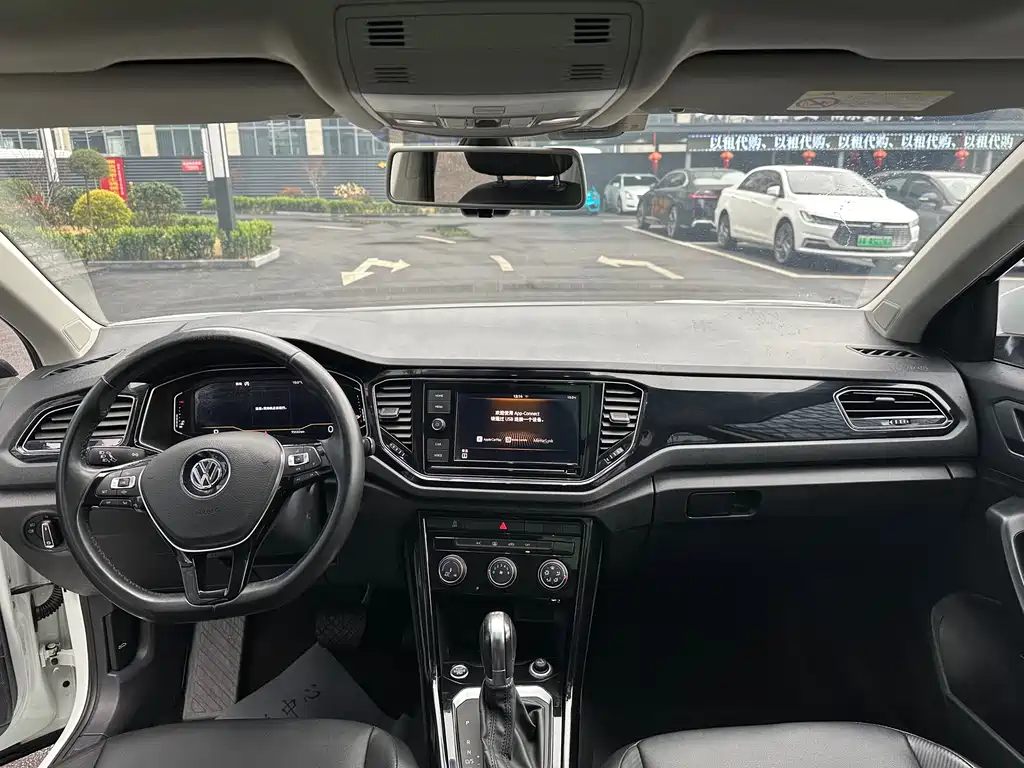 Volkswagen T-Roc 2020 — фото 11