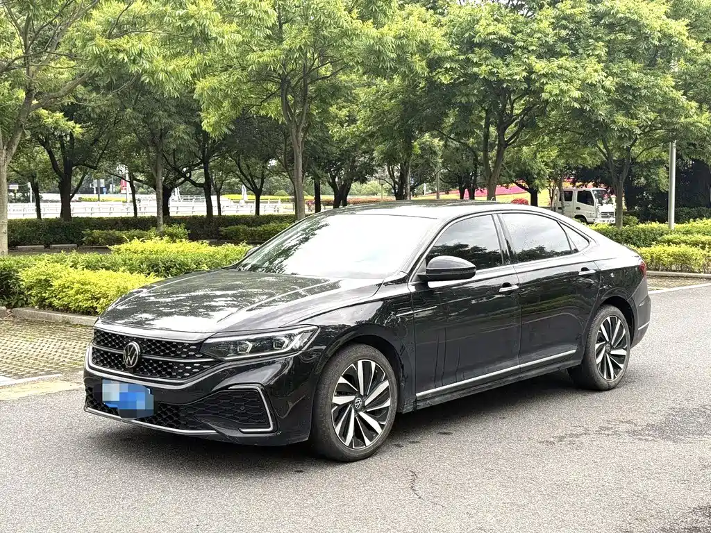 Volkswagen Passat 2022