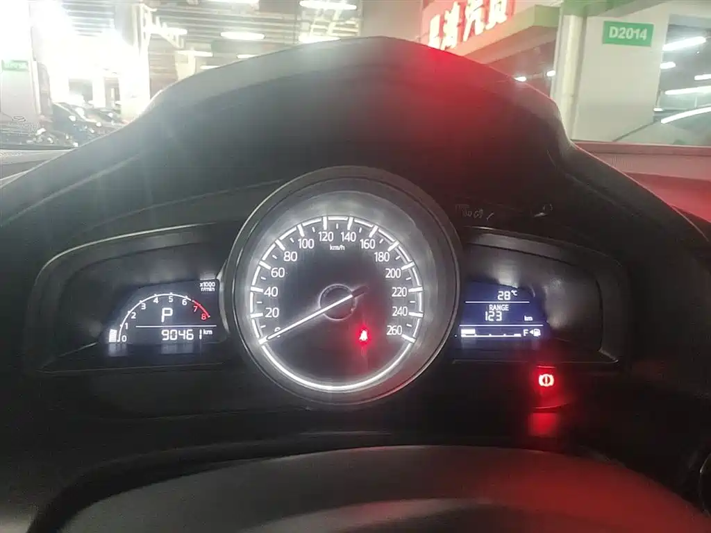 Mazda 3 Axela 2018 — фото 12