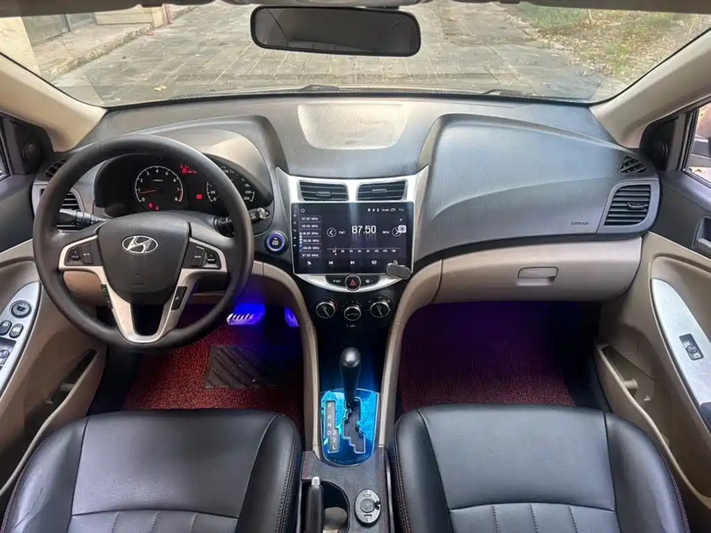 Hyundai Accent 2015 — фото 9