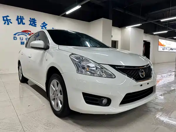 Nissan Tiida 2013