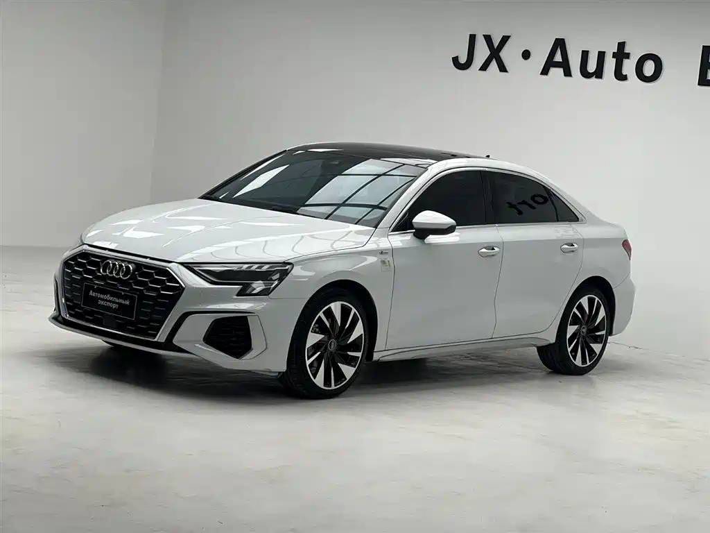 Audi A3 2023 — фото 1