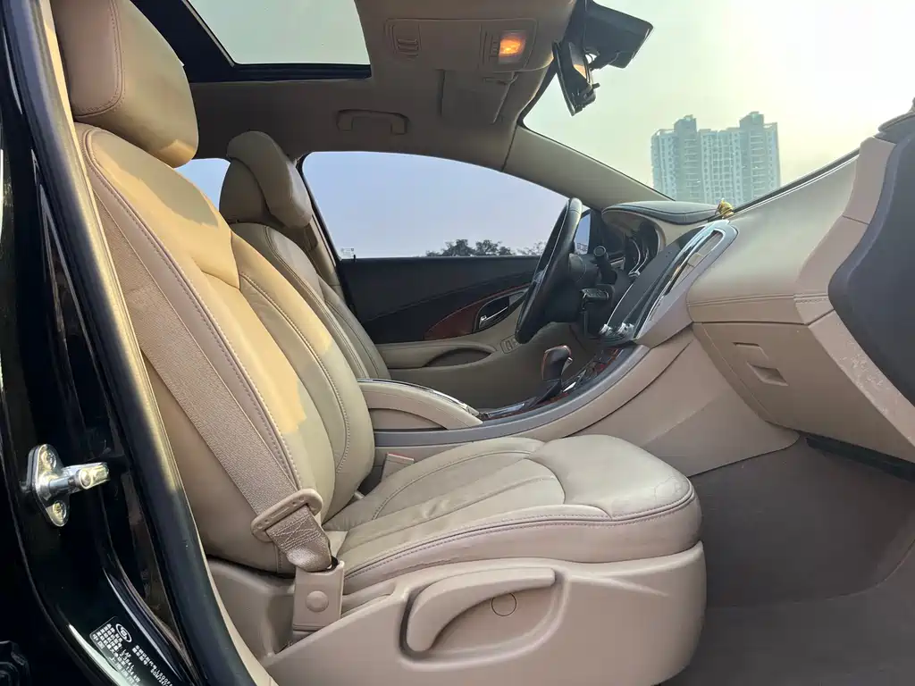 Buick LaCrosse 2012 — фото 13