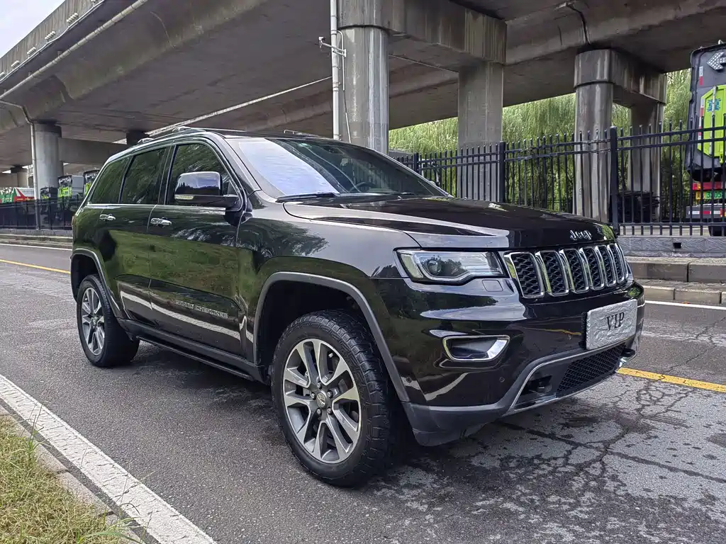 Jeep Grand Cherokee 2019 — фото 3