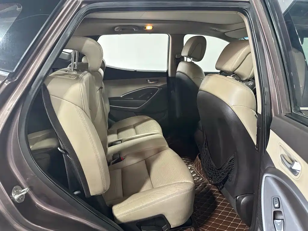 Hyundai Santa Fe 2013