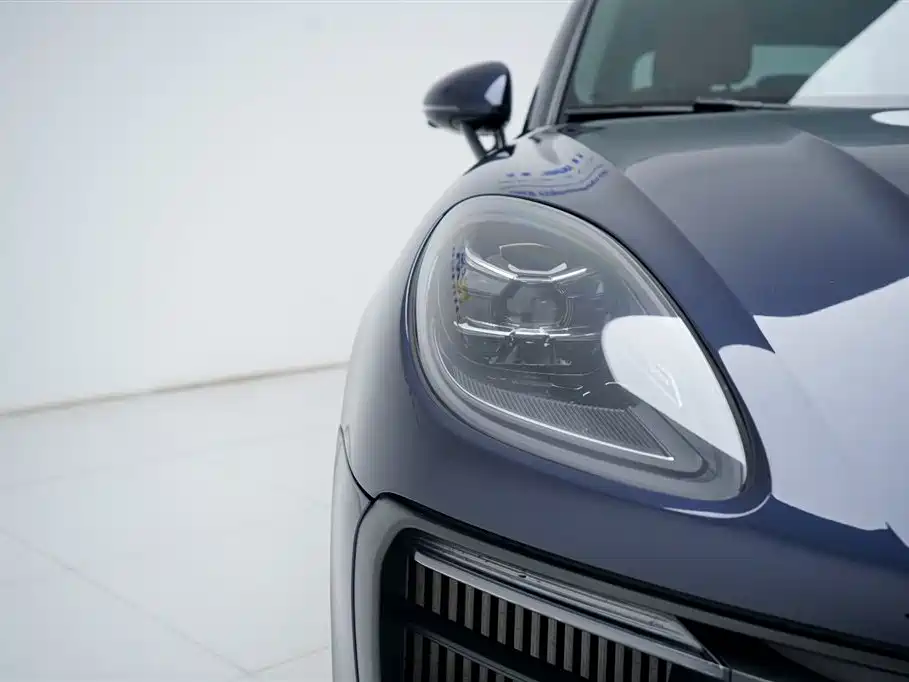 Porsche Macan 2023 — фото 14