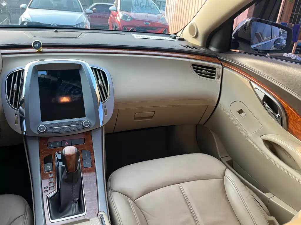 Buick LaCrosse 2012 — фото 12