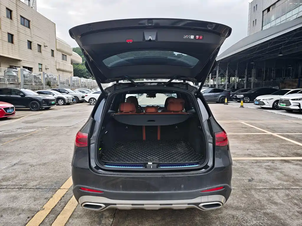 Mercedes-Benz GLC 2025