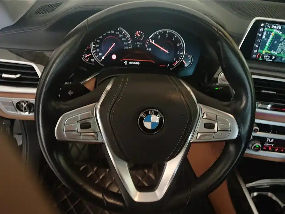 BMW 7 Series 2018 — фото 15