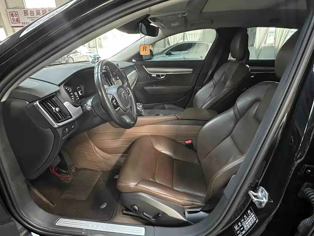 Volvo S90 2017 — фото 10