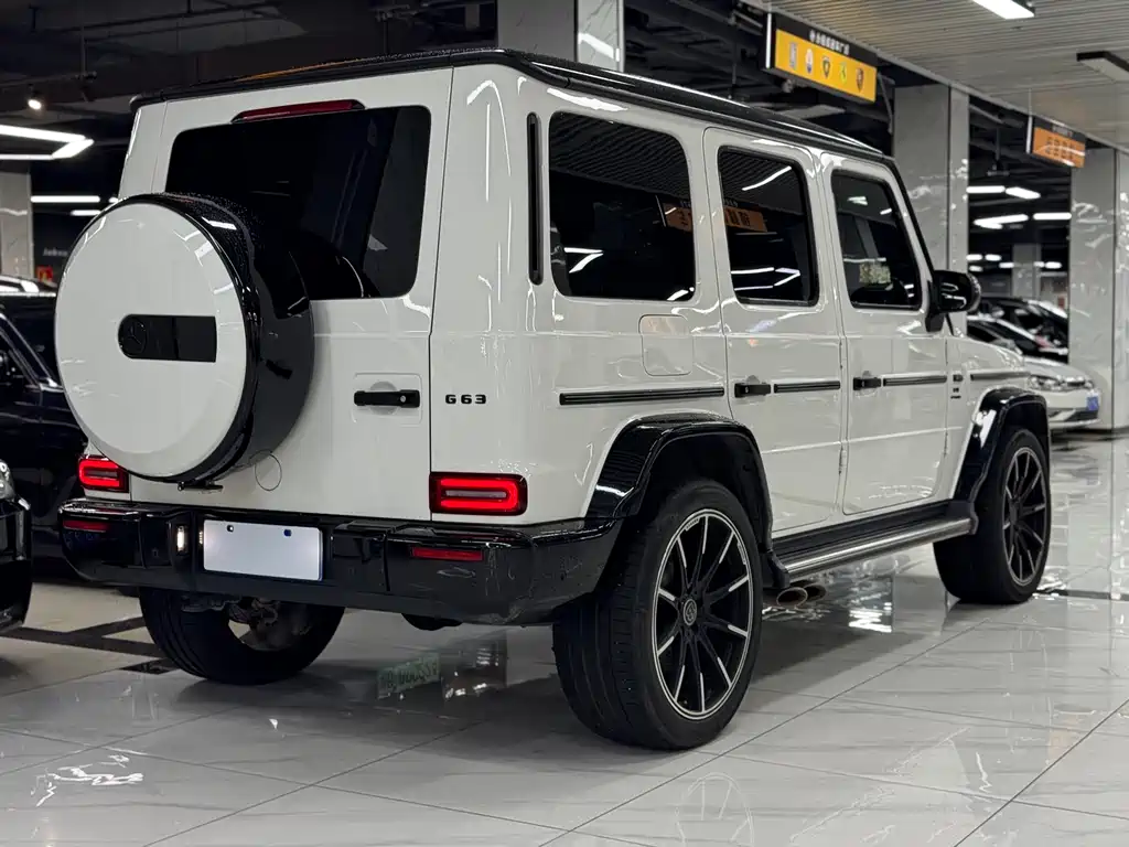 Mercedes-Benz G-Class 2023 — фото 15