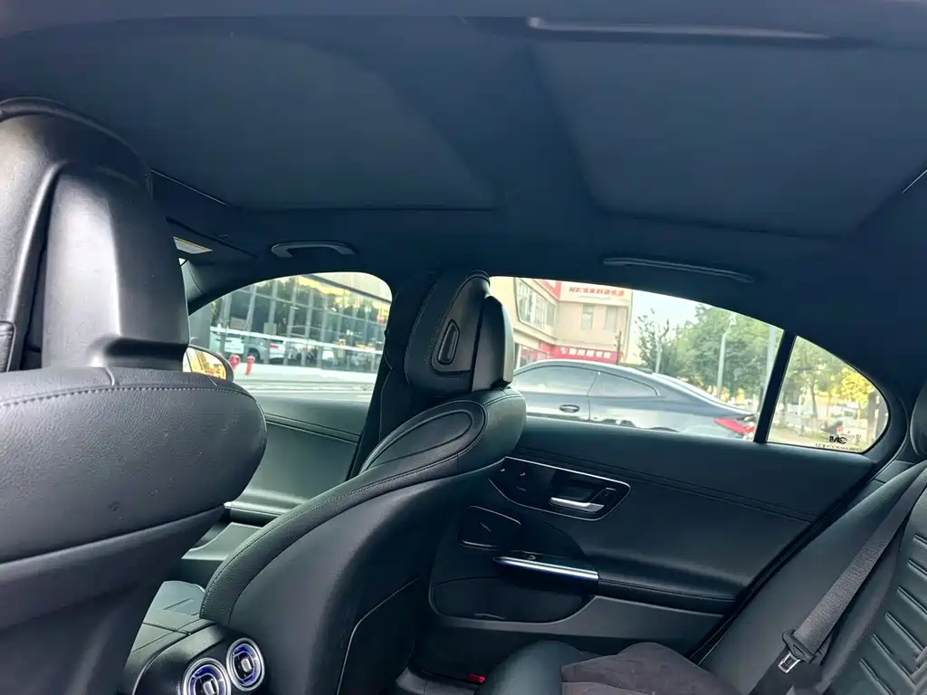 Mercedes-Benz C-Class 2024
