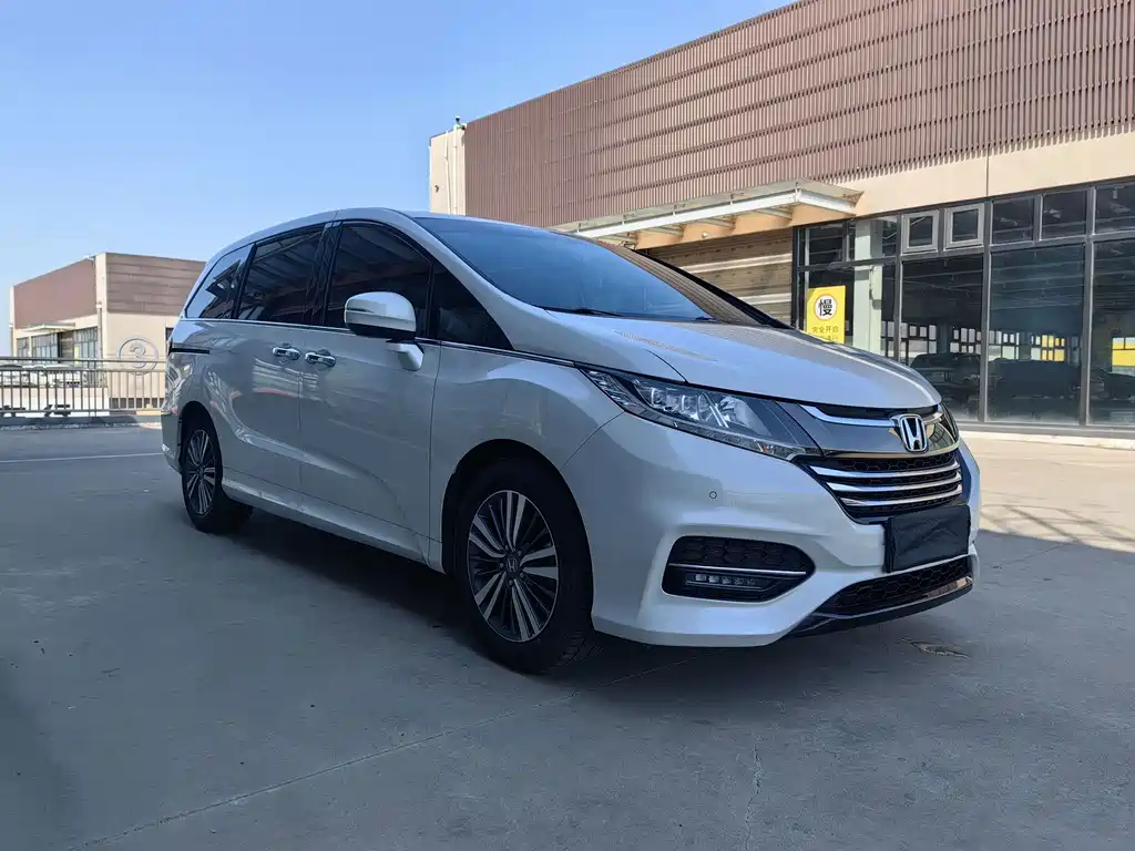 Honda Odyssey 2018 — фото 3