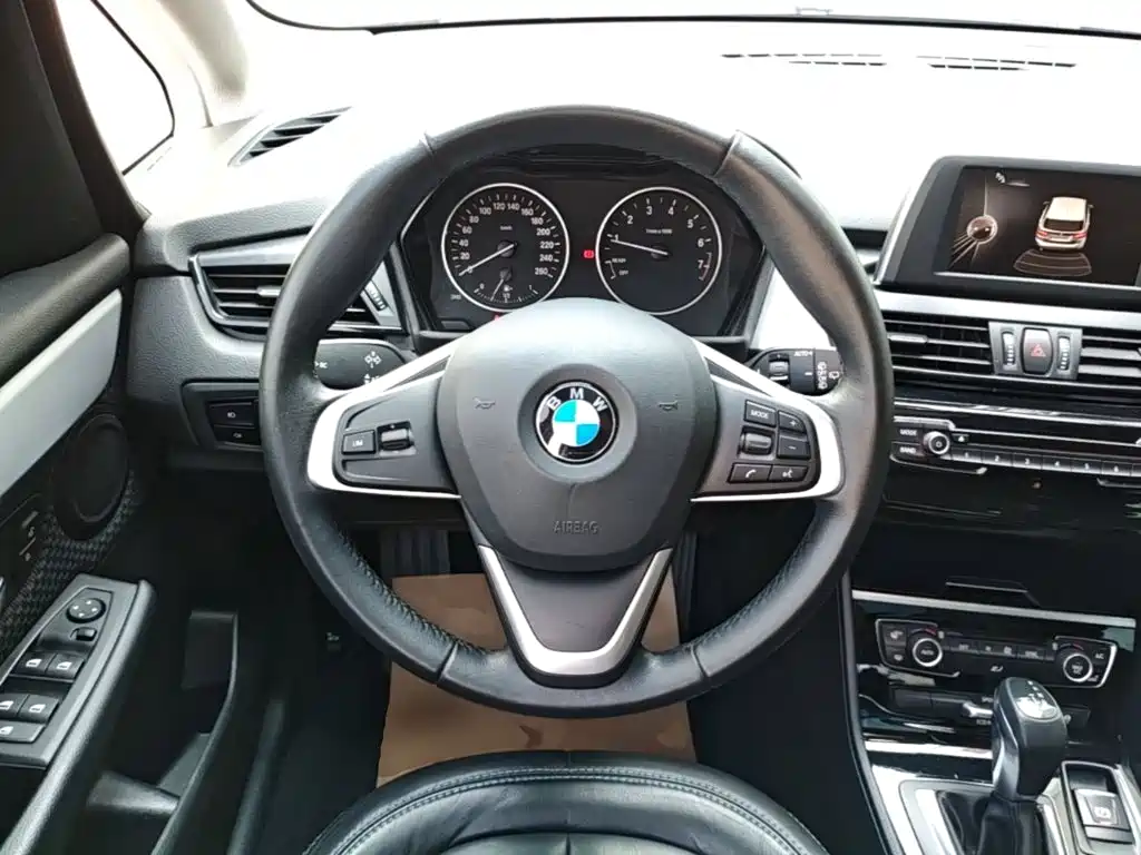 BMW 2 Series Gran Tourer 2016 — фото 11