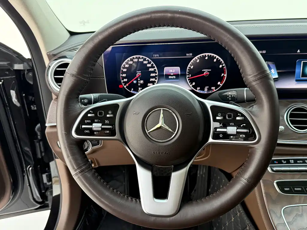 Mercedes-Benz E-Class 2019 — фото 11