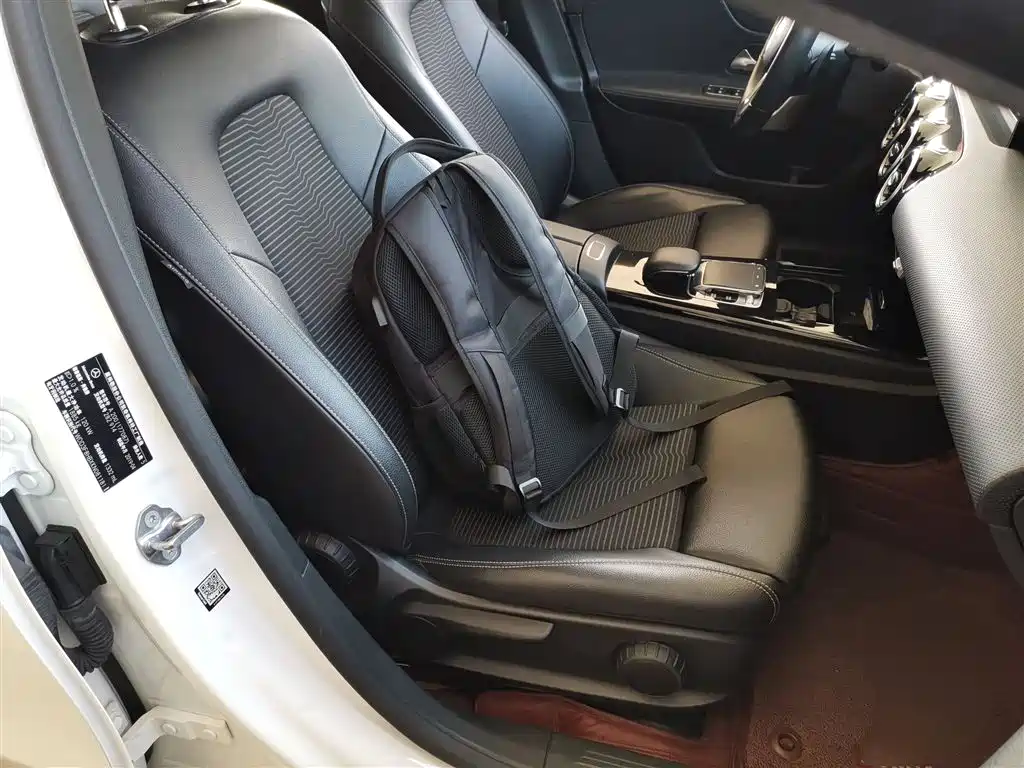 Mercedes-Benz A-Class 2019 — фото 17