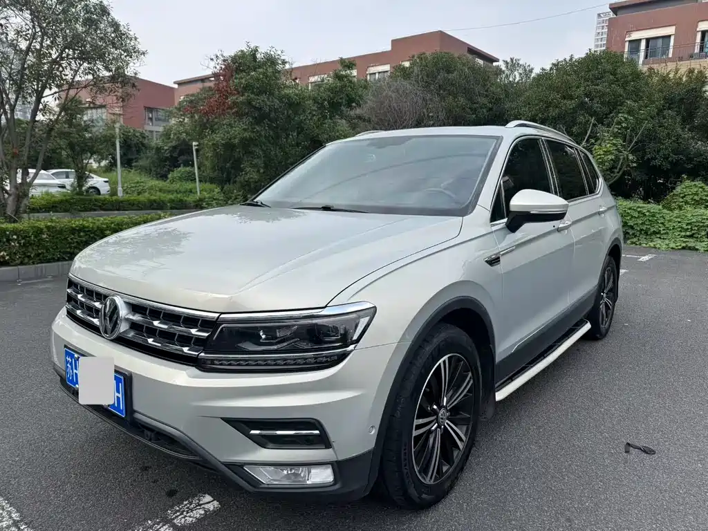 Volkswagen Tiguan L 2017 — фото 3