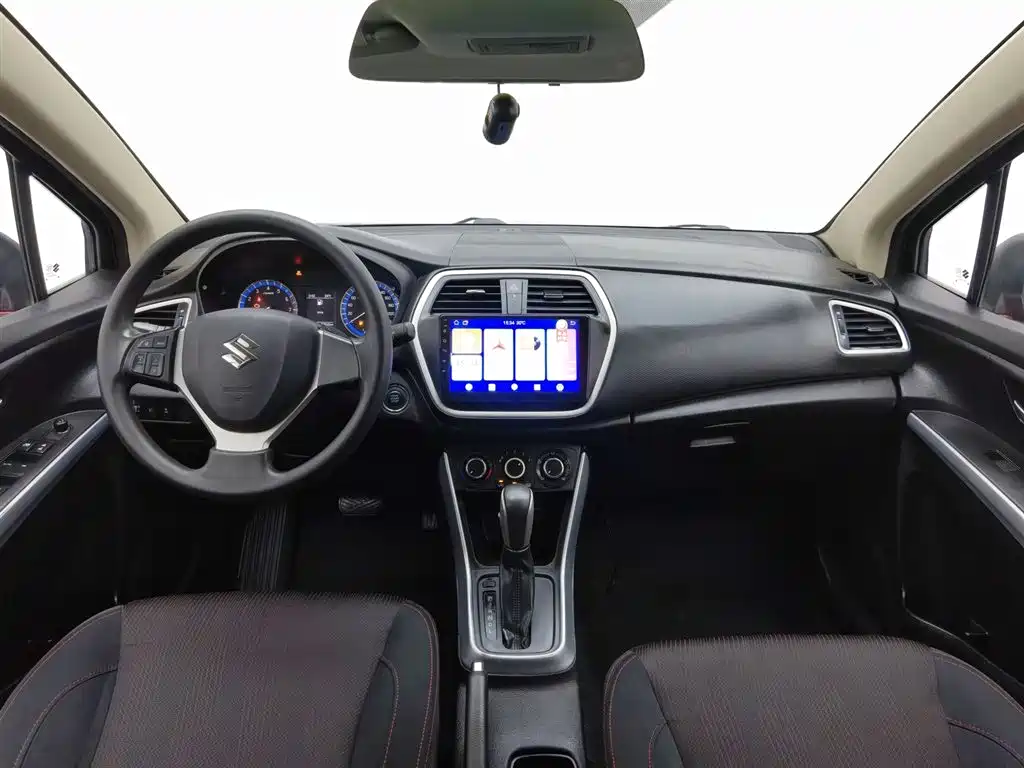 Suzuki S-Cross 2015