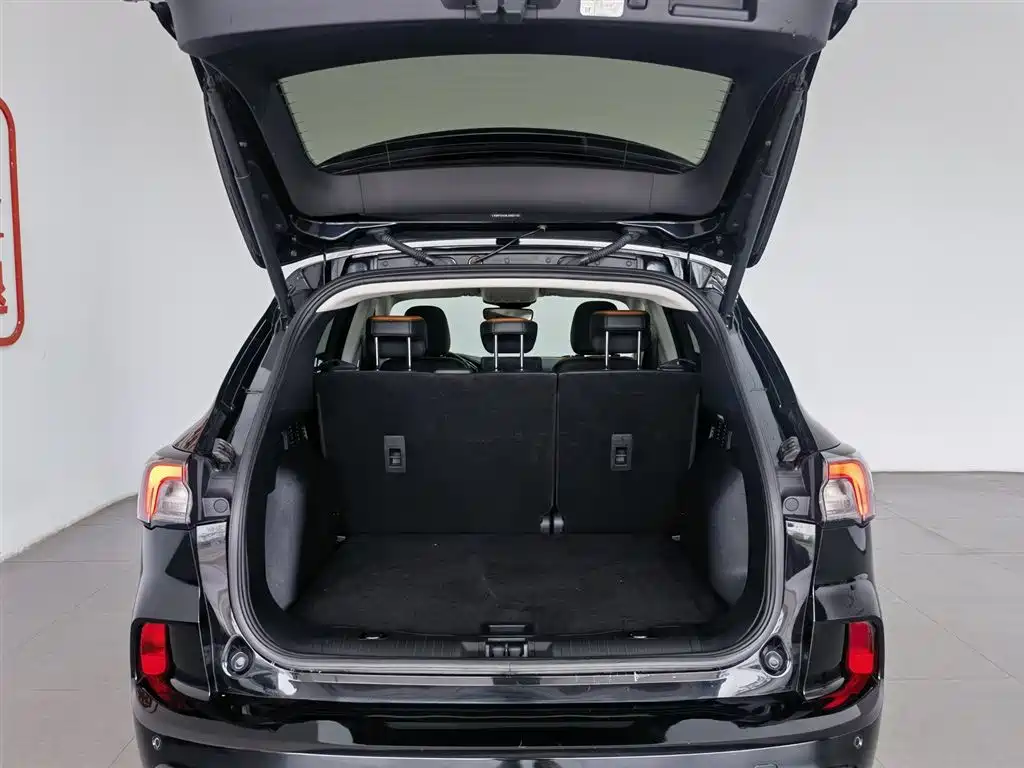 Ford Escape 2020 — фото 16