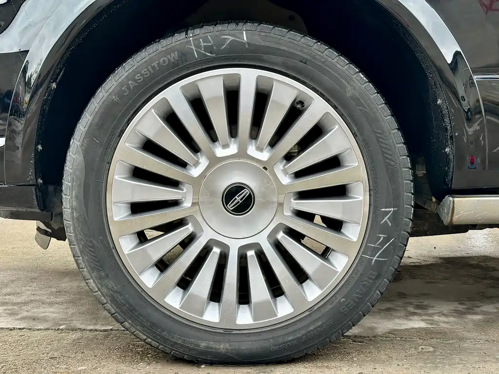 Lincoln Navigator 2017 — фото 18