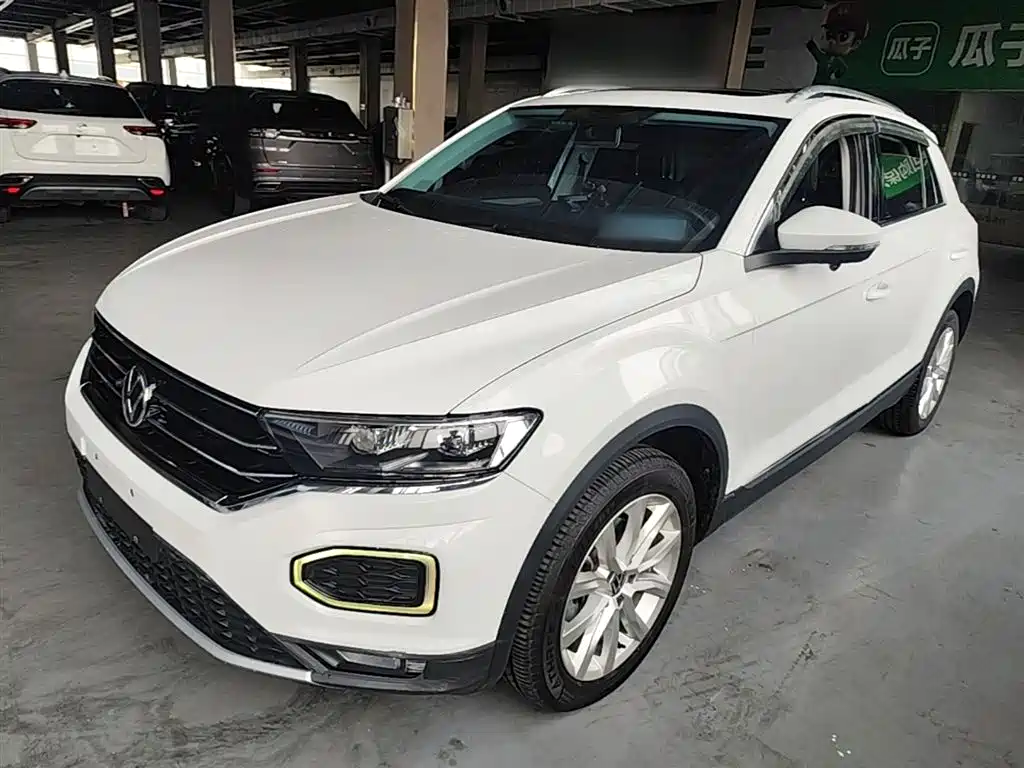 Volkswagen T-Roc 2021 — фото 1