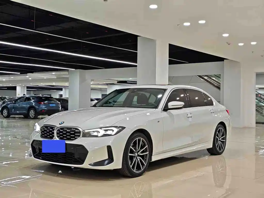 BMW 3 Series 2024 — фото 1