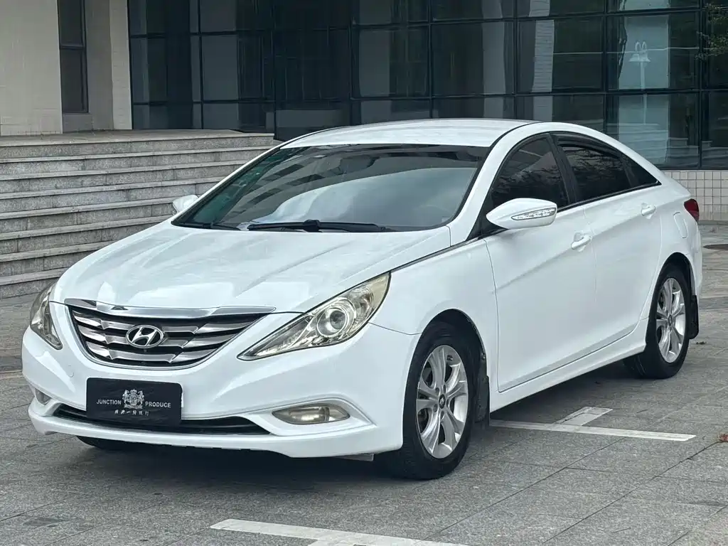 Hyundai Sonata 2012 — фото 1