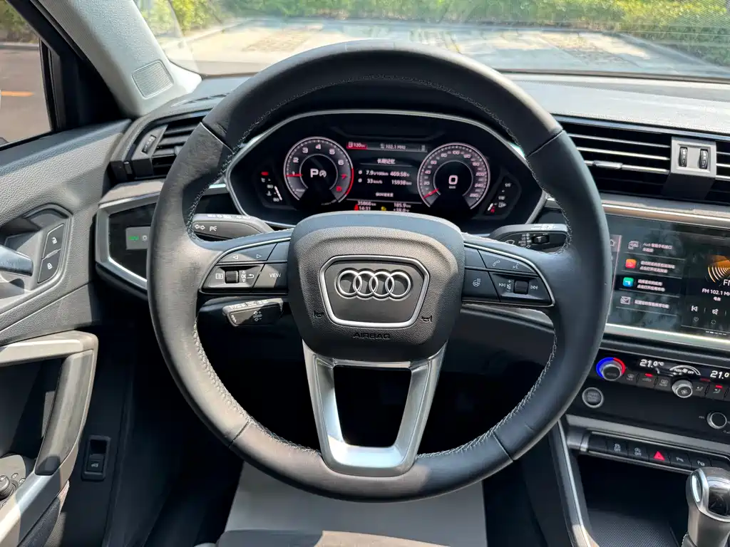 Audi Q3 2022 — фото 17