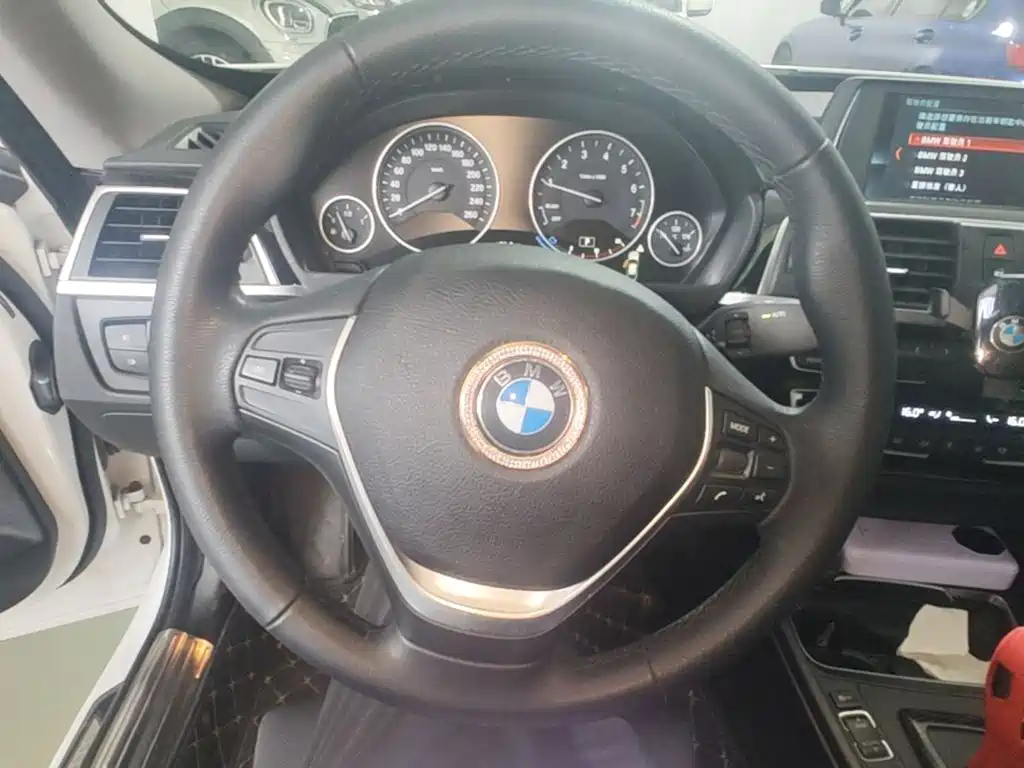 BMW 3 Series GT 2018 — фото 11
