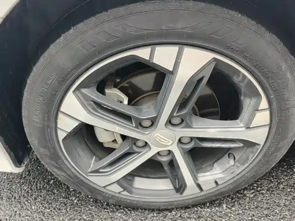 Geely Emgrand L 2022