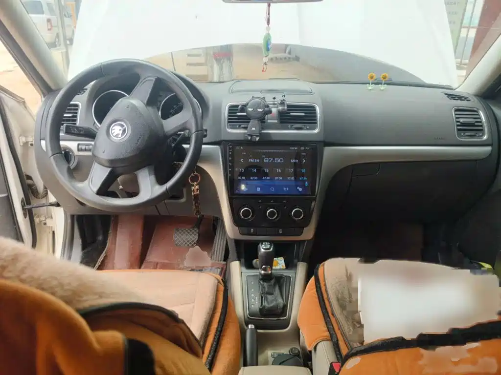 Skoda Yeti 2014 — фото 13