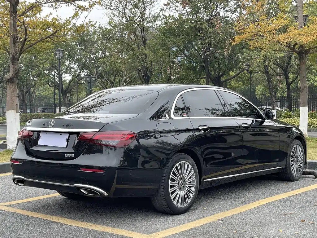Mercedes-Benz E-Class 2023 — фото 20