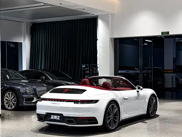Porsche 911 2023