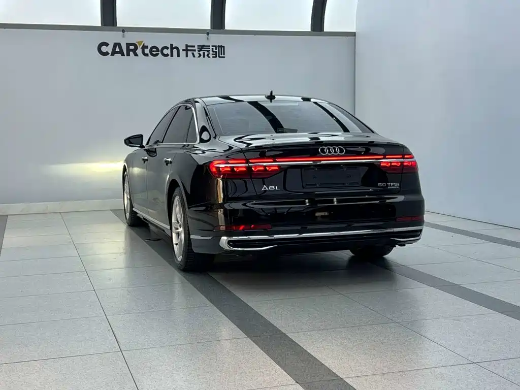 Audi A8 2022 — фото 4