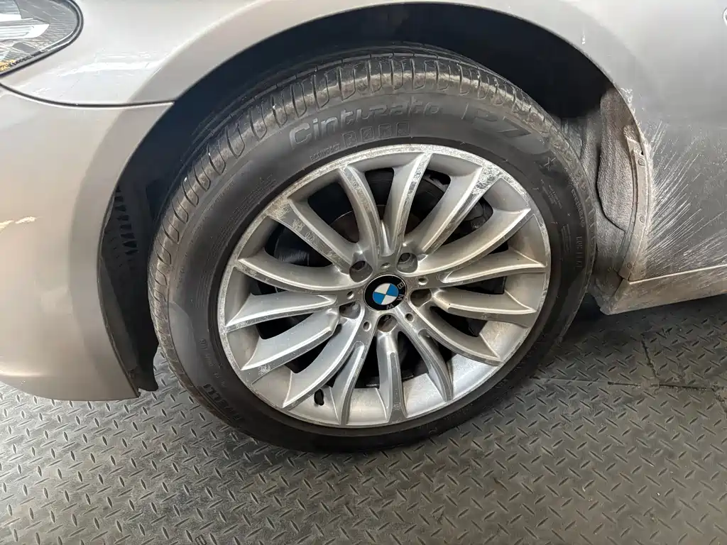 BMW 5 Series 2015 — фото 9