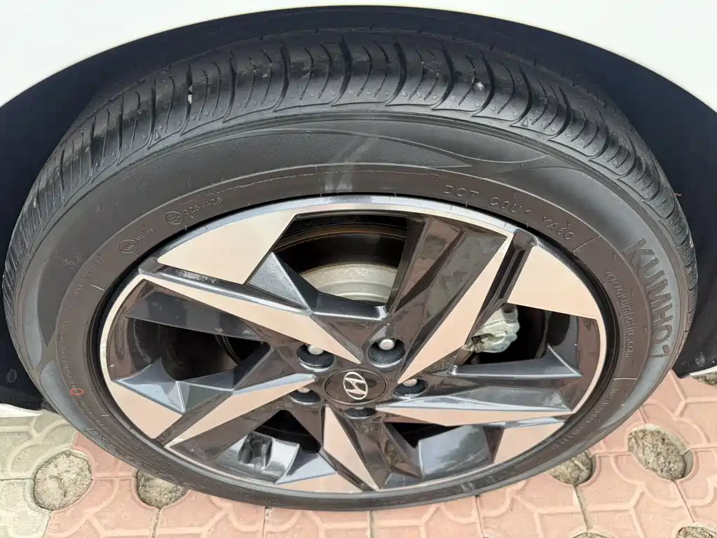 Hyundai Elantra 2022 — фото 10