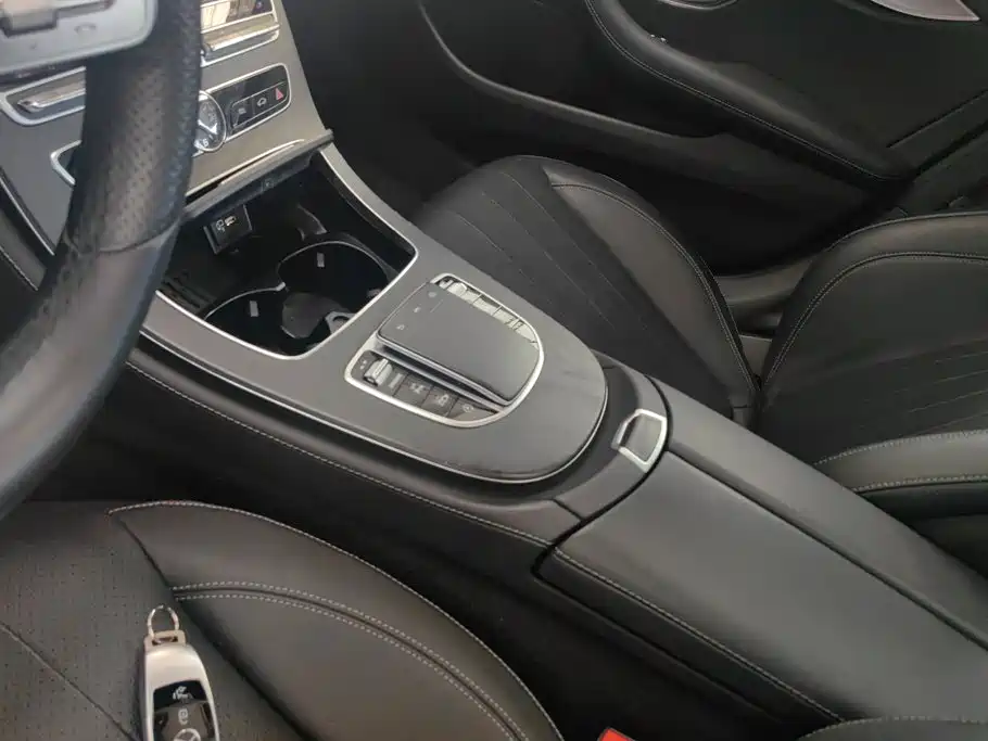 Mercedes-Benz E-Class 2019 — фото 16