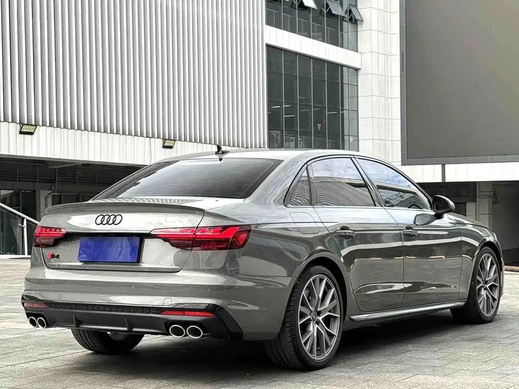 Audi S4 2023 — фото 9