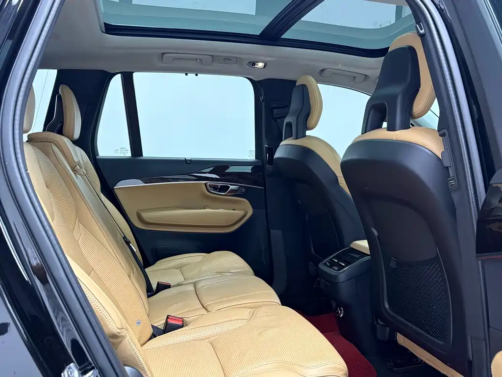 Volvo XC90 2016 — фото 13