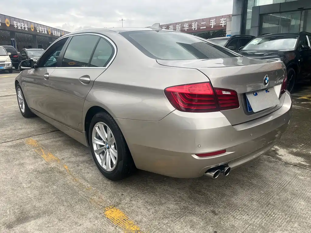 BMW 5 Series 2015 — фото 11