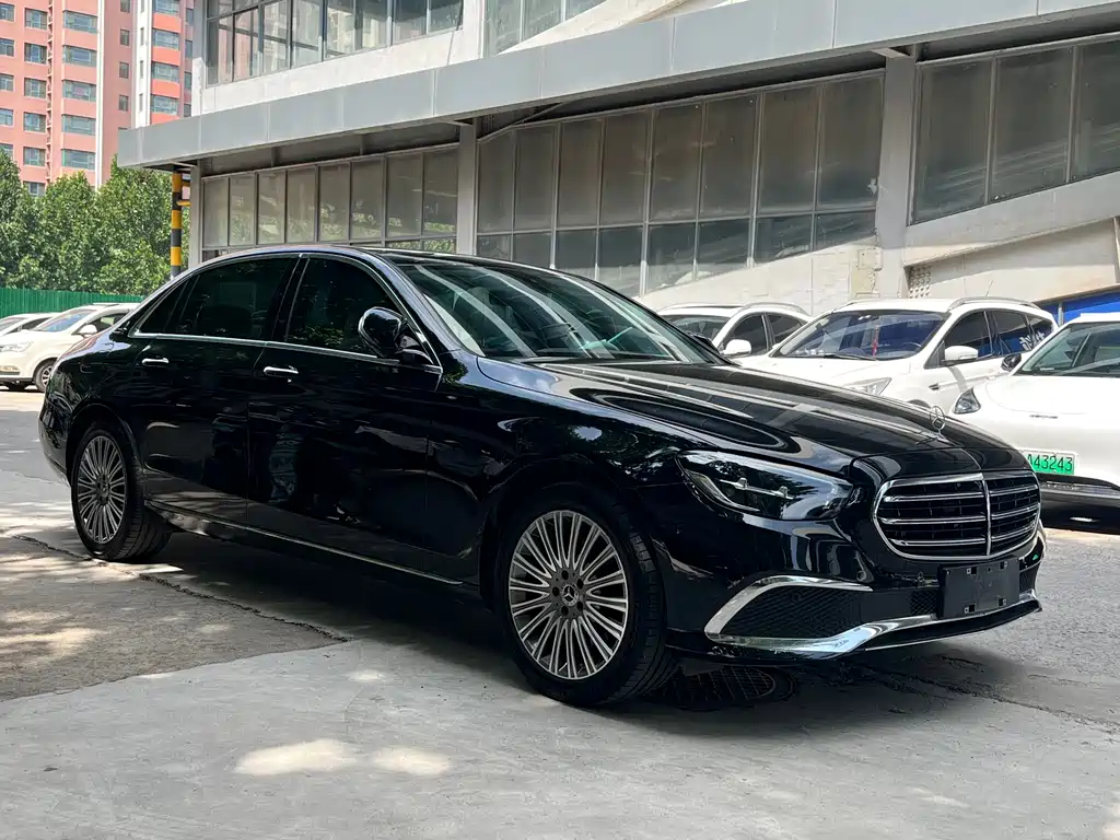 Mercedes-Benz E-Class 2022 — фото 3