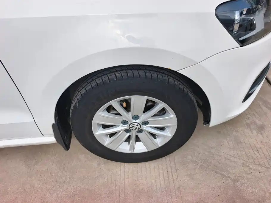 Volkswagen Polo 2015