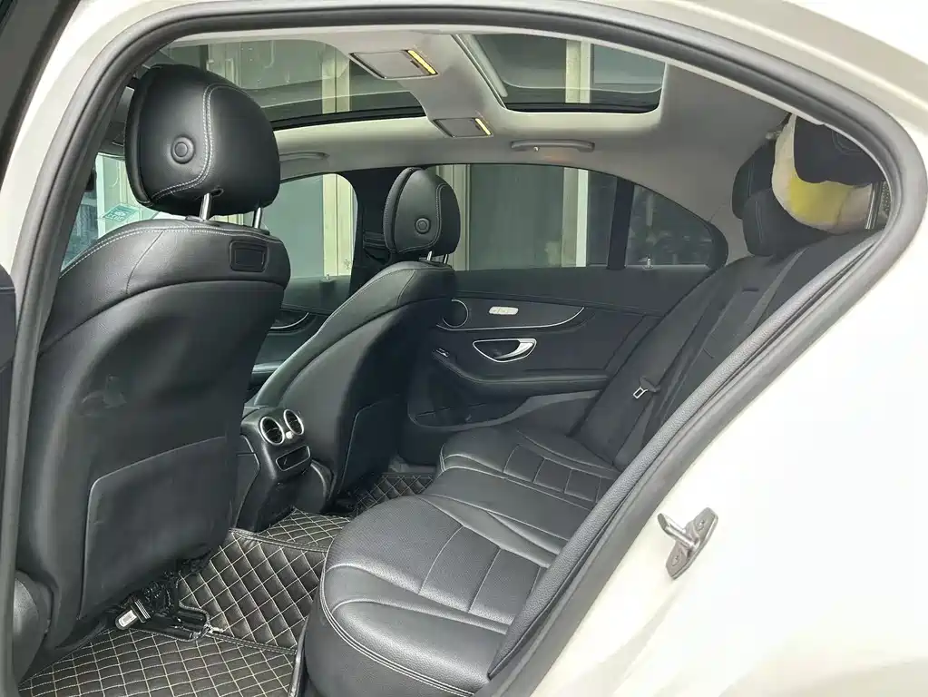 Mercedes-Benz C-Class 2018 — фото 10